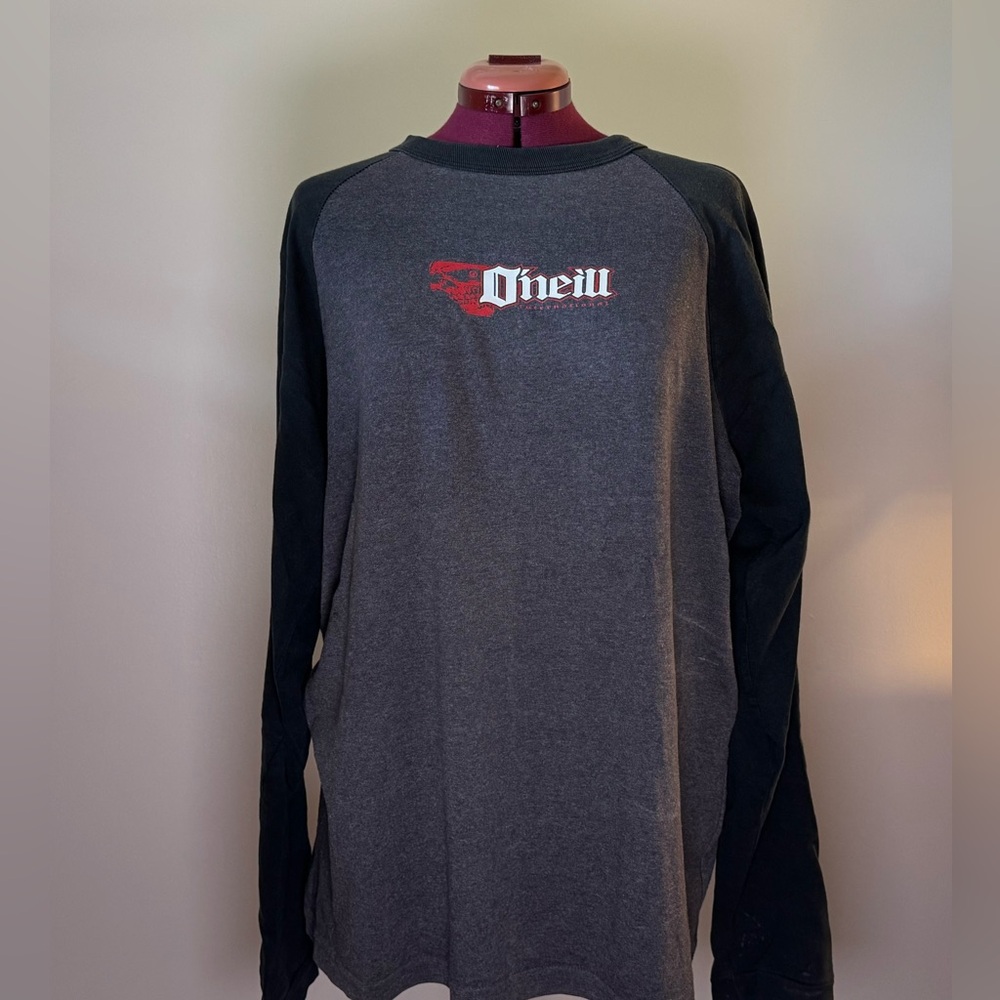 Vintage 2000s O’neill Skull Graphic Long Sleeve Tee